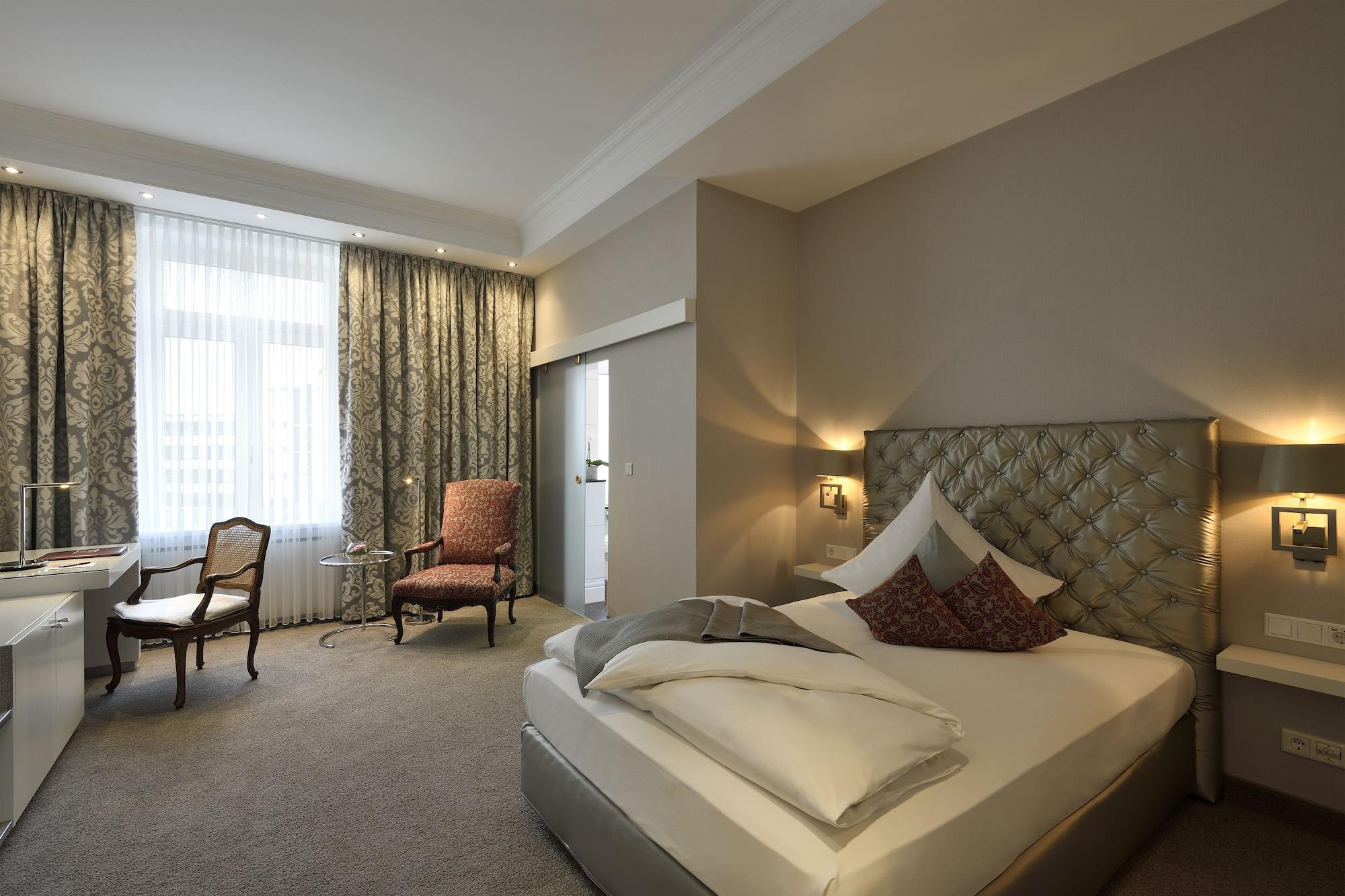 카스텐스 호텔 루이젠호프 하노버 외부 사진 A room at the Hotel de Saxe