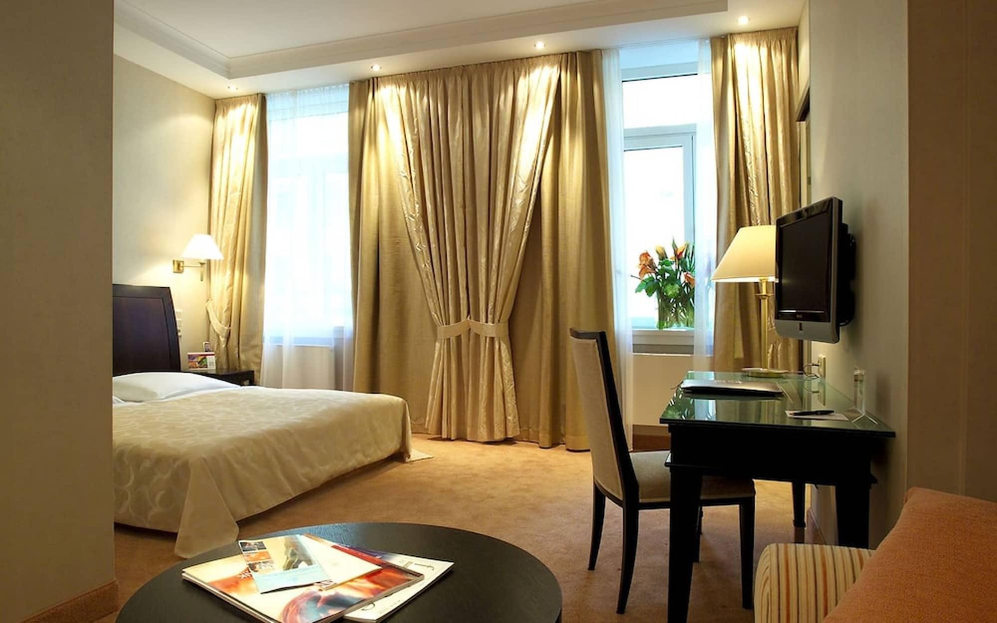 카스텐스 호텔 루이젠호프 하노버 외부 사진 A room at the Hotel de France